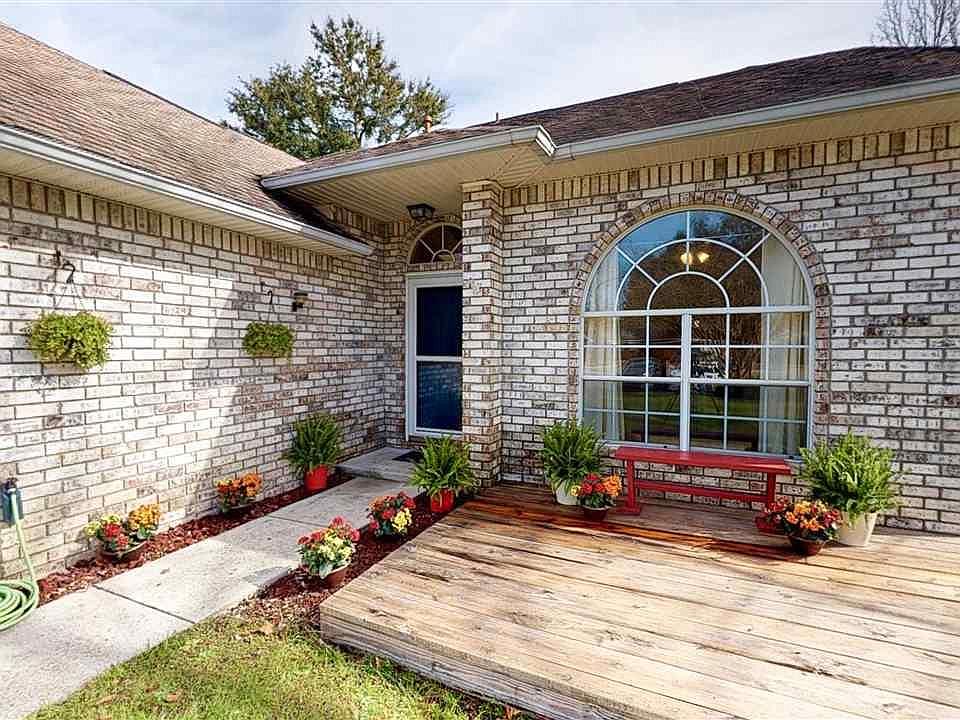 1st image of 325 Pin Oak Ct
