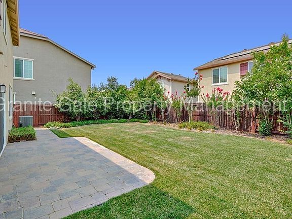 3rd image of 1807 Mezger Dr