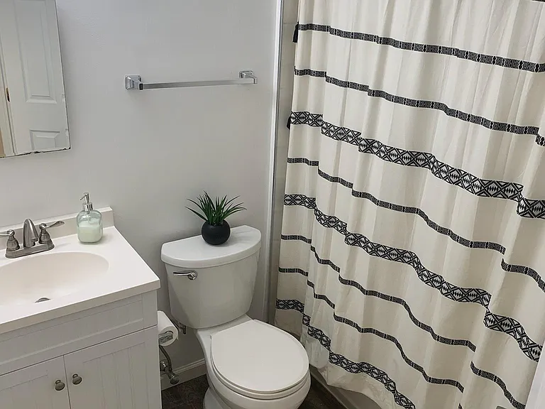 1619 Mansfield St — Photo 21