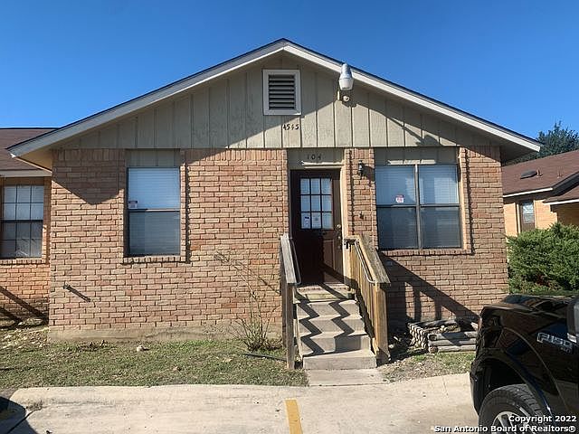 1st image of 4545 Hoeneke Dr APT 104