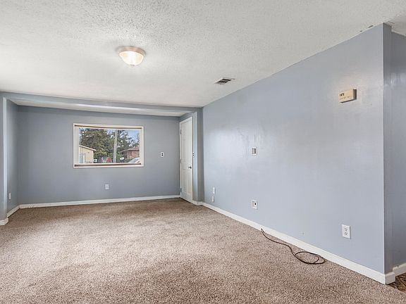 5th image of 1622 E 9th Ct