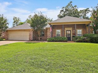 227 E Pinebrook Dr, Brandon, MS 39047