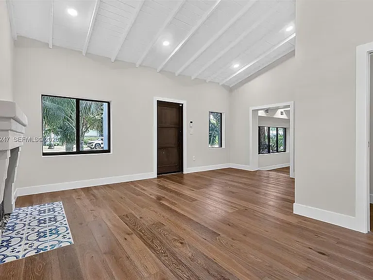 4 bed, 4.5 bath, 1673 sqft, $6,900 — Photo 4