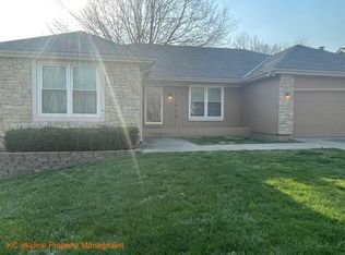 11934 Charlotte St, Kansas City, MO 64145
