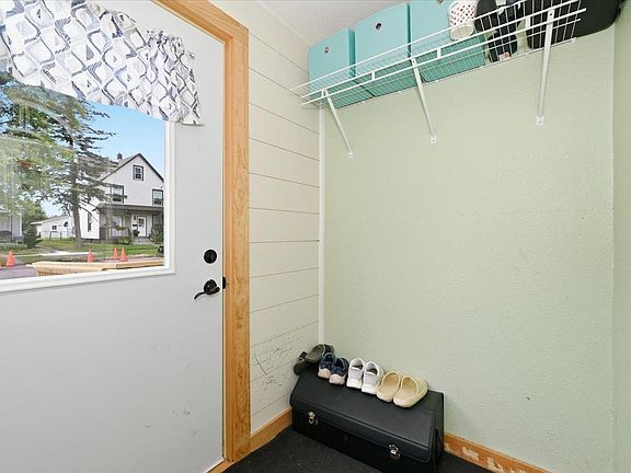 4th image of 2334 Banks Ave