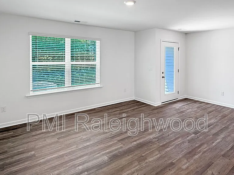 412 Cherry Laurel Dr — Photo 15