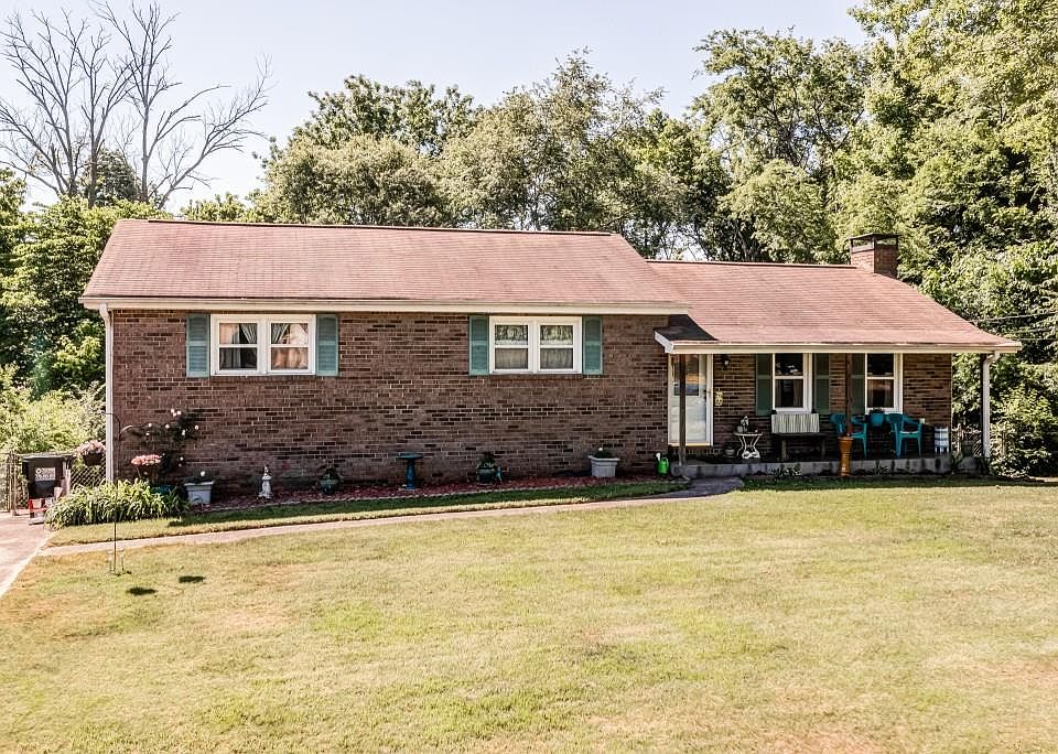 1st image of 212 Mayflower Dr
