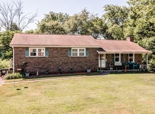 212 Mayflower Dr, Woodstock, GA 30188