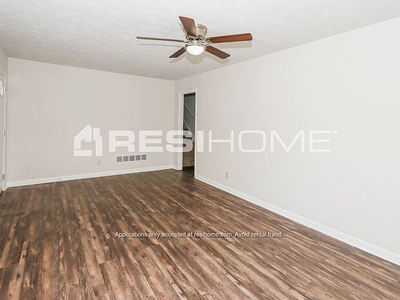 3rd image of 1777 Hillview Ave