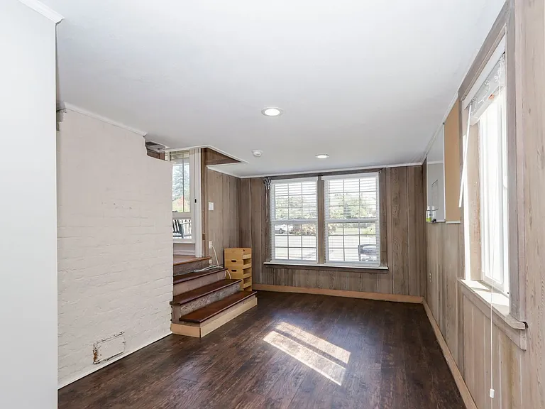 88 Southgate St — Photo 31