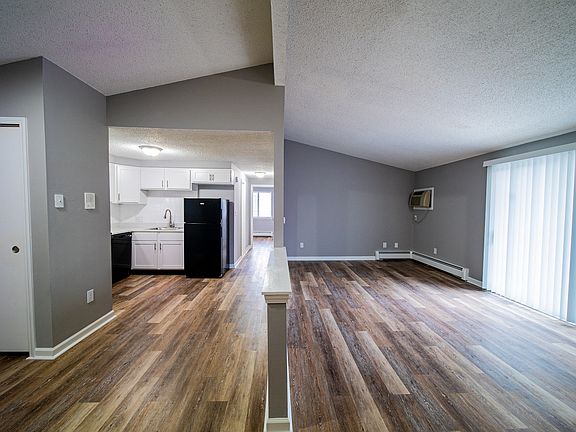 2nd image of 4055 Knoll Dr #4079-05