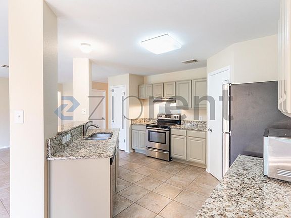 5th image of 419 Indian Meadow Dr
