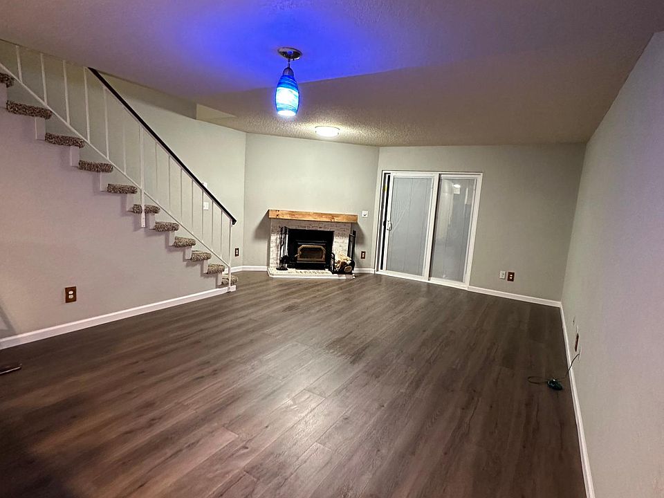 1st image of 706 10th St NE APT B
