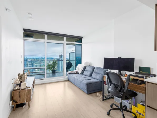 4880 Lougheed Hwy #3910, Burnaby, BC V5C 0N1