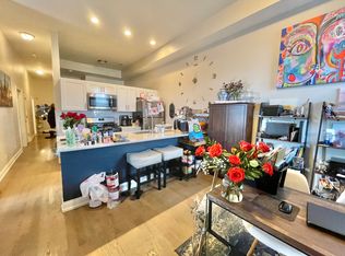 2620 W Cermak Rd #3R, Chicago, IL 60608