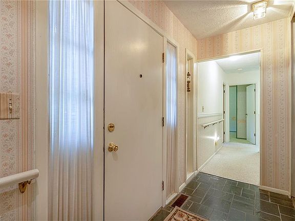 4th image of 6412 Mills Creek Ln