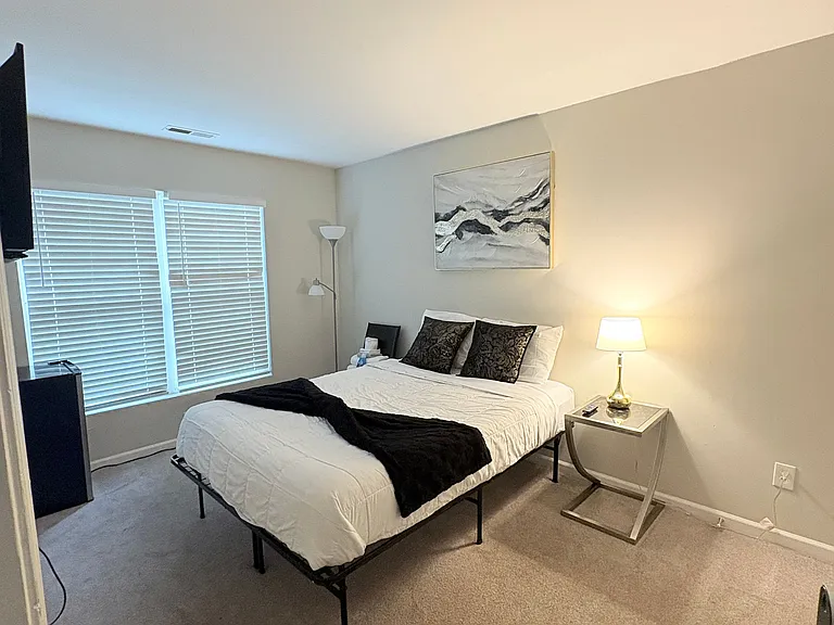 1000 Hamilton Oaks — Photo 12
