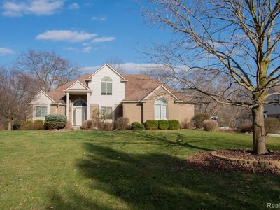 12007 Pembrooke Cir, South Lyon, MI, 48178