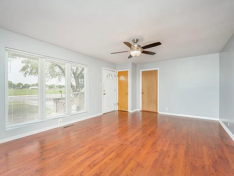 1414 N Severance St — Photo 2