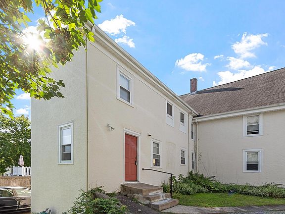 4th image of 53 Summer St