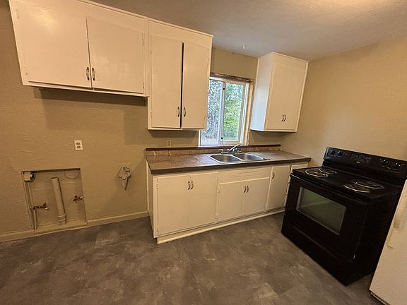 3rd image of 522 Charlotte Dr
