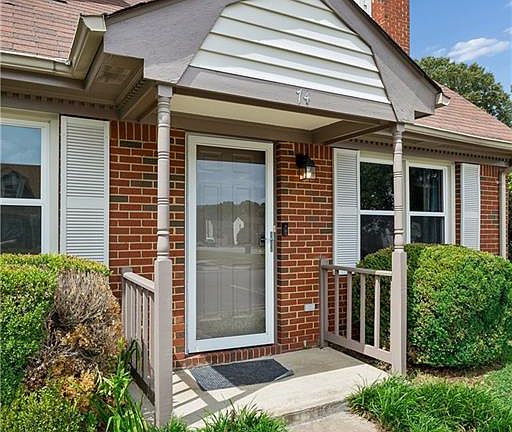3rd image of 74 Westview Dr