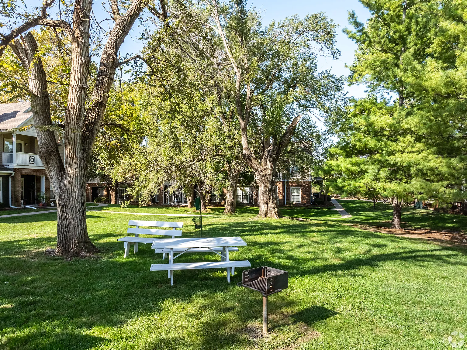 Centennial Park Apartments — Photo 4