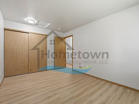 5th image of 703-5 N Compton St