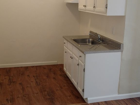 3rd image of 10629 1/2 S Vermont Ave