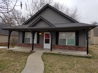 806 N 9th St, Collinsville, OK 74021