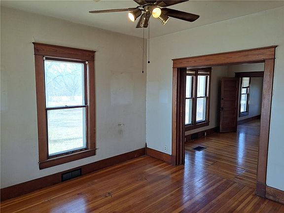4th image of 3704 NW Cookingham Dr