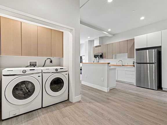 3rd image of 1915 S St #302