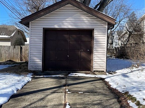 5th image of 352 Corona Ave