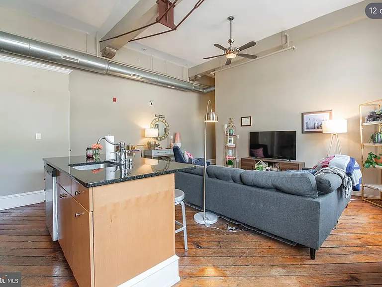 219 Krams Ave #B1 — Photo 3
