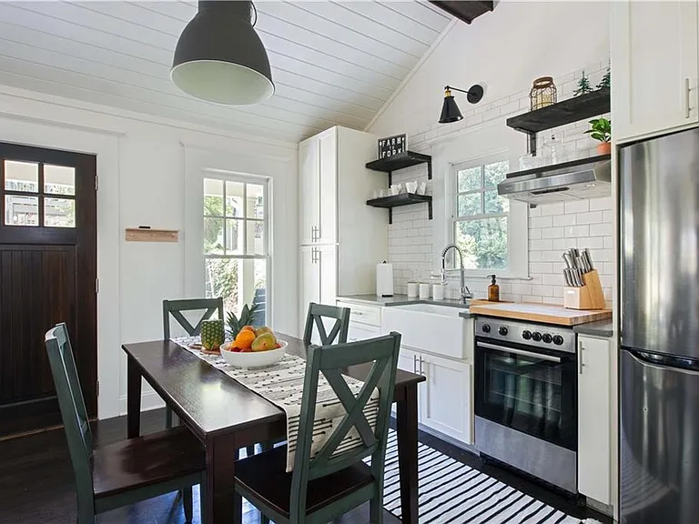 352 Sinclair Ave NE — Photo 10