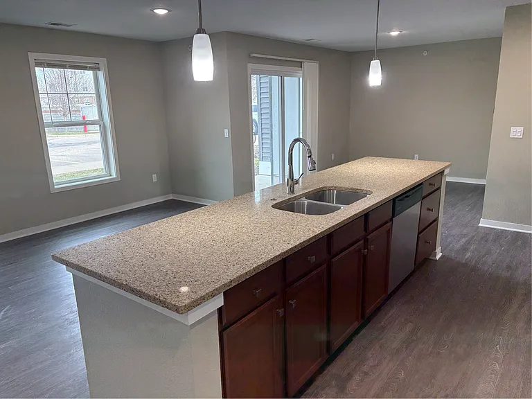 West Wind Place Apartments — Photo 22