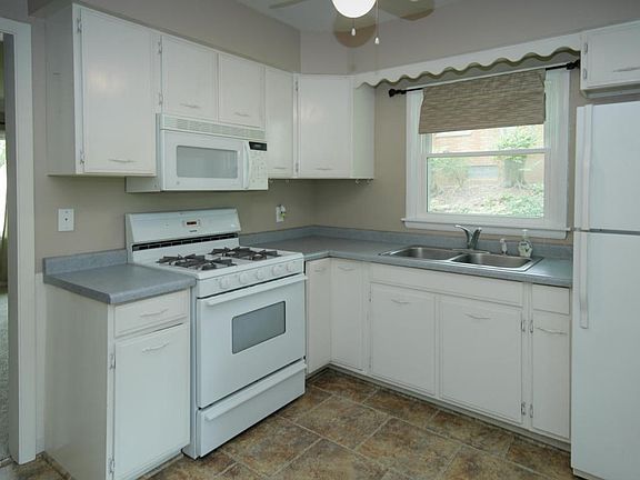 329 E Milham Ave-105