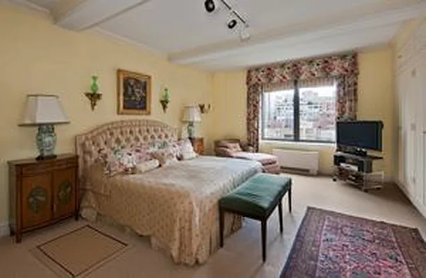 Sold by Douglas Elliman | media 7