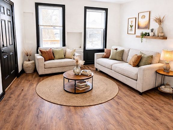 5th image of 1437 N Wicker Park Ave APT 1