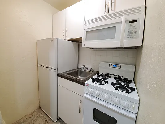 Rented by Corcoran | media 14