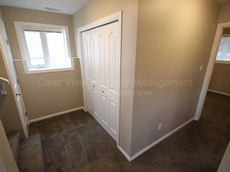 704 Mount Sundance Ln W — Photo 18