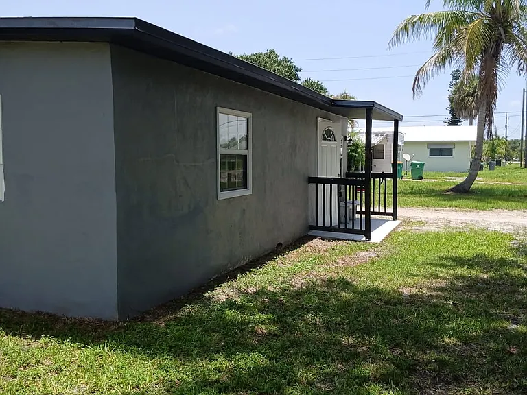 1418 Woodlawn Ave — Photo 20