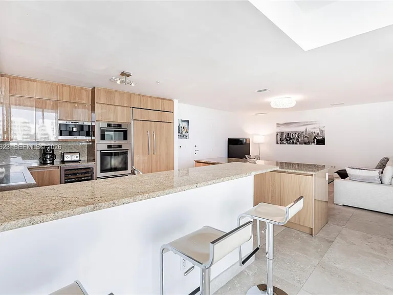 50 S Pointe Dr #701 — Photo 23