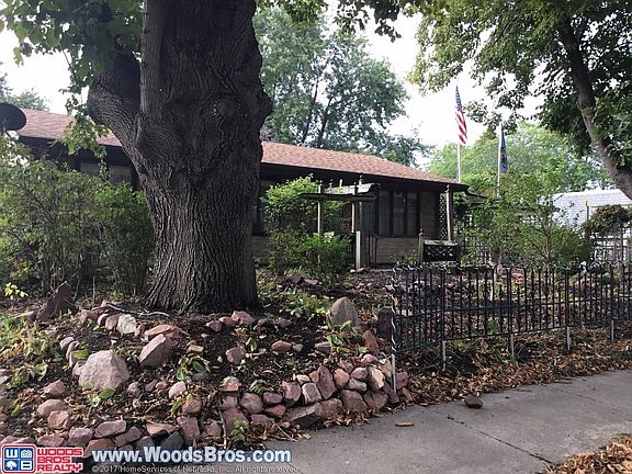 2nd image of 4111 Greenwood St