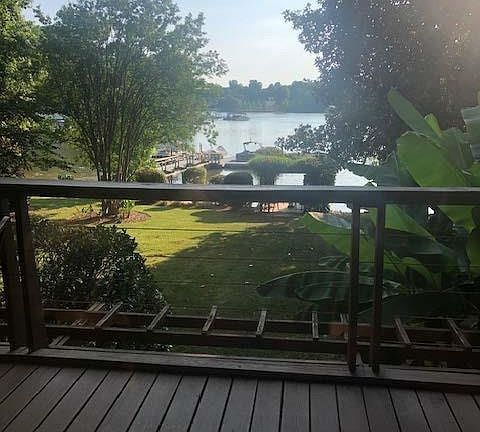 5th image of 140 Shady Cove Rd