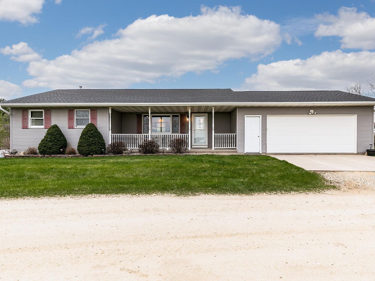 7365 71st St, Cascade, IA 52033 Zillow