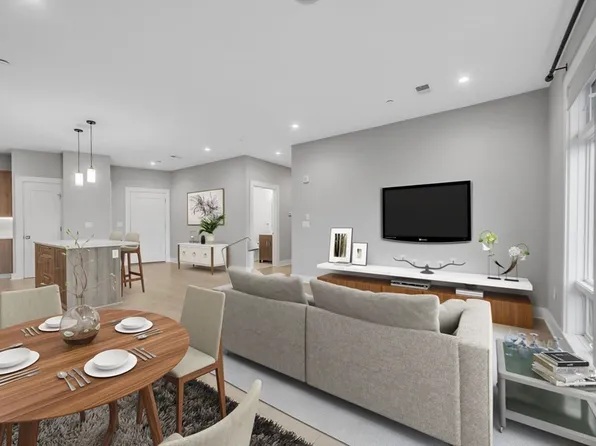 232 Old Colony Ave #43, Boston, MA 02127