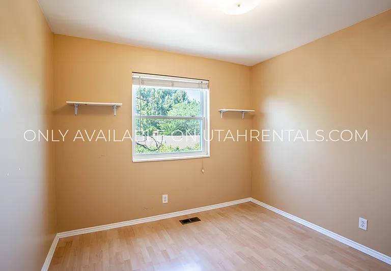 1120 S 850 E — Photo 9