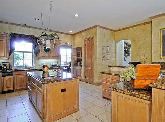 4th image of 1815 Sawmill Dr