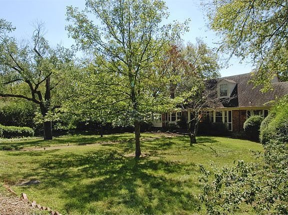 3rd image of 1817 Cedar Ln